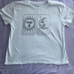 Soft moon and sun T-shirt, goes with anything, and good for good weather